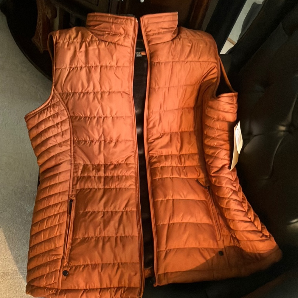 NWT Women’s Vest XL w/faux fur lining